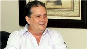 巴西,議員,Nelson Nahim,Cristiane Brasil,性關係,性侵犯,國會,遞補,抗議 圖／翻攝自Nelson Nahim臉書 https://goo.gl/jkDQWB