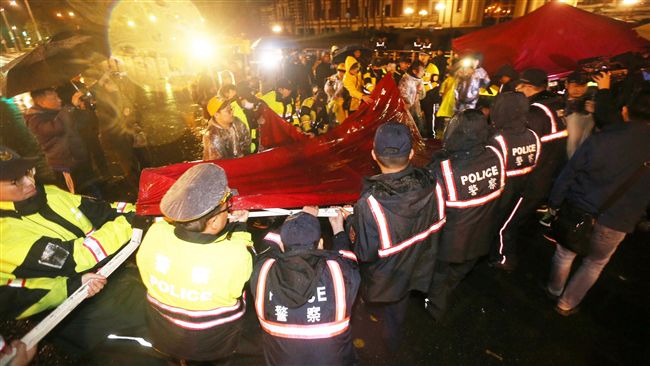 時力10餘人　動用大批警力挨轟太扯