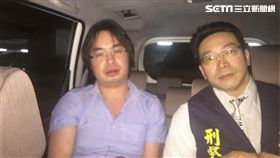 印尼千禧集團負責人陳宣銘，在台違法吸金52億元後，去年審理期間潛逃印尼遭通緝，刑事局國際科協請印尼警方緝捕，趁陳男前往機場附近等候友人林庭申時，遭到印尼警方一網打盡（翻攝畫面）