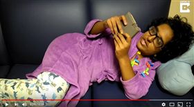 戀物癖,女大生,遊戲,俄羅斯方塊,結婚,男友（圖／翻攝自Caters Clips YouTube）https://www.youtube.com/watch?v=8s8K8SS1uiU