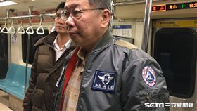 柯文哲搭捷運上班 盧冠妃攝