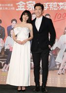 黃少祺、高宇蓁、曾莞婷、江宏恩、謝承均、韓瑜出席八點檔連續劇「金家好媳婦」首映會。（記者邱榮吉/攝影）