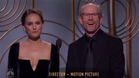 娜塔莉波曼（Natalie Portman）導演霍朗華（Ron Howard）2018金球獎/翻攝自NBC