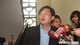 時代力量立委黃國昌出席勞基法黨團協商。 圖／記者林敬旻攝