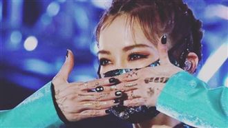 謝金燕開撈尾牙財！照片「無碼」曝光