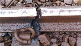 鐵軌冷縮斷裂　圖／翻攝畫面