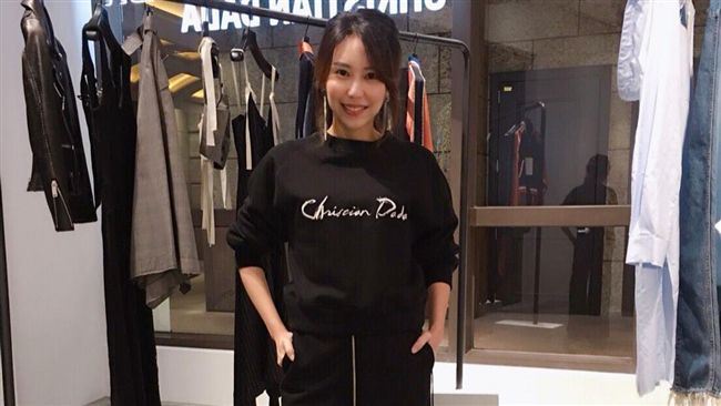 敗到欲罷不能！美女主播瘋日本潮牌