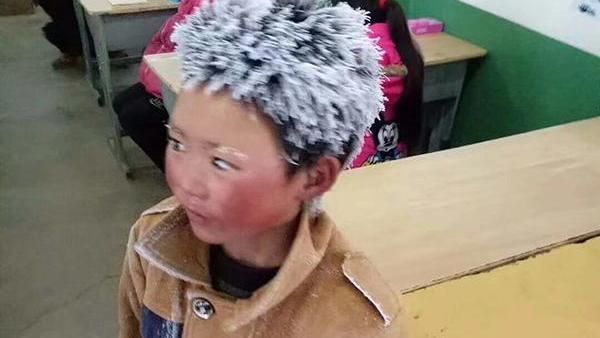 -9度徒步上學　「冰花男孩」變這樣