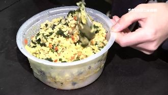 南韓懶人飯麵　倒「冷水」秒變熱食