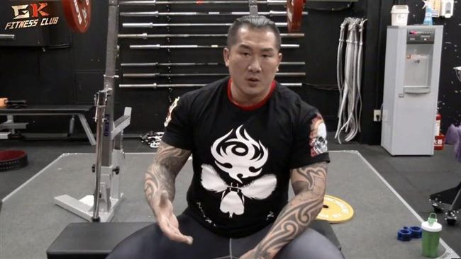 不滿網友酸台女　館長怒：民族性太弱