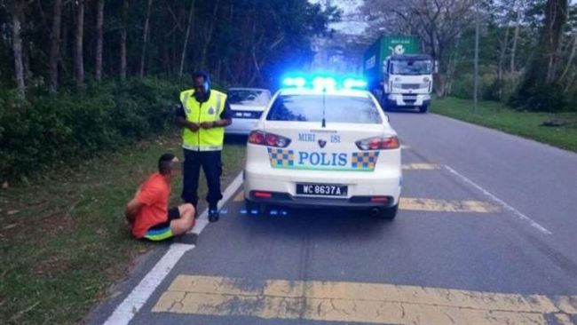 警臨檢可疑男　驚見女屍藏後車廂