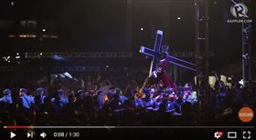 菲律賓,宗教,耶穌,黑拿撒勒人,信徒,天主教,神像（圖／翻攝自
Rappler YouTube）https://www.youtube.com/watch?v=16hFUFpzweM