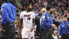 ▲Johnson被驅逐出場。（圖／美聯社／達志影像）