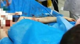 中國大陸,考卷,自習,同學,刺死（圖／翻攝自微博）https://www.miaopai.com/show/FElmAZTlRJNTcWEeRn9pwgluBQffMRVu8Xhwzg__.htm