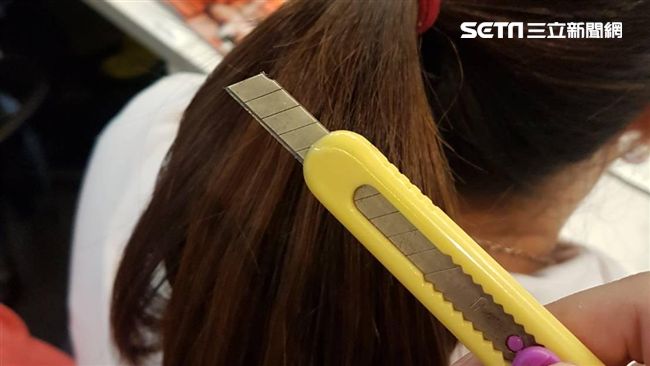疑戴綠帽？剝光女友爆打　割長髮燒毀