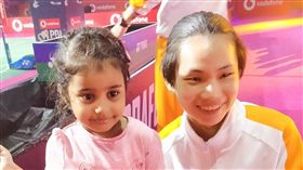 ▲戴資穎與印度小球迷合影。（圖／翻攝自粉碎大師隊臉書）