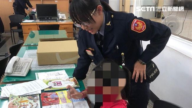 國小童每週警局報到兩次！竟是媽要求