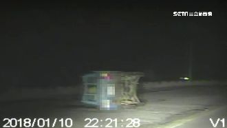 毒犯偷車拒捕狂逃　失控翻車就擒