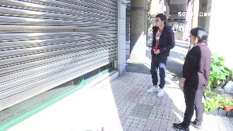 見人就喊「寶貝」　惡鄰無故亂踹鐵門