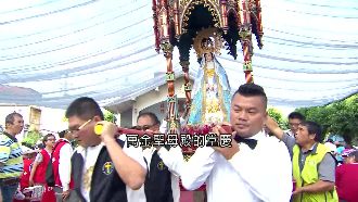 聖母坐轎屏東遶境　萬人唱聖歌放鞭炮