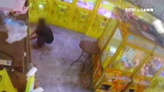 徒手拆娃娃機竊160元　下一秒被逮