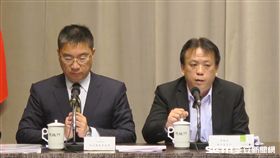 行政院發言人徐國勇、勞動部次長施克和。（記者盧素梅攝）