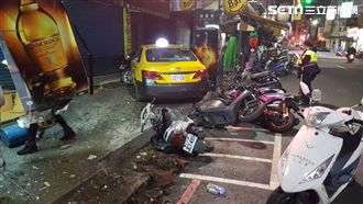 揮拳打司機卻打到酒女　醉男還這樣做