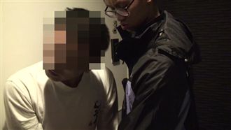 「我屎落出來」　擁槍男見警嚇到挫屎