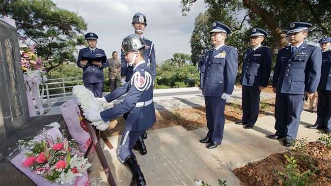 共軍駕機投奔自由　飛官楊得才終正名