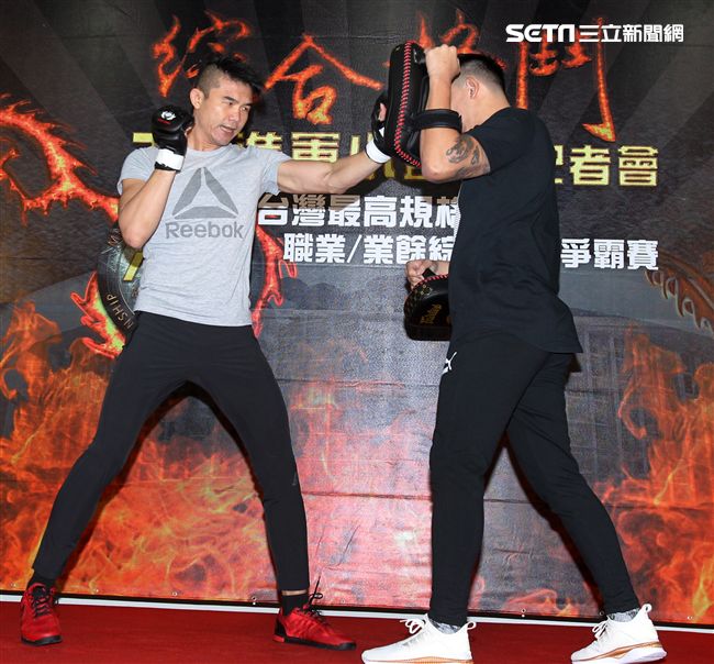 林又立、劉宇柔任RFC首屆綜合格鬥錦標賽大使。（記者邱榮吉/攝影）
