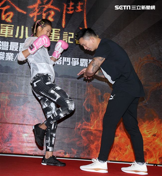 林又立、劉宇柔任RFC首屆綜合格鬥錦標賽大使。（記者邱榮吉/攝影）