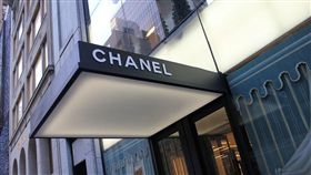 示意圖／香奈兒,CHANEL（圖／翻攝自Pixabay）https://pixabay.com/zh/%E9%A6%99%E5%A5%88%E5%84%BF-%E5%BA%97-%E7%BA%BD%E7%BA%A6-489465/