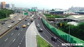高速公路,拓寬。
