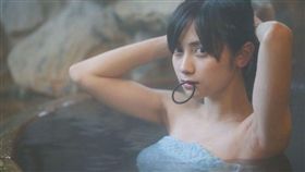 桃月なしこ,日本,正妹,表特版,溫泉,泡湯,髮圈,馬尾,浴巾,護理師
（圖／翻攝自KAI-YOU.net）