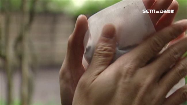 暖暖包高溫小心燙傷　誤食鐵粉恐休克