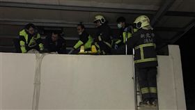 新北市,林口,中湖路,喝酒,經濟問題,尋短,跳樓,