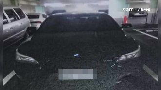 被狂凹加班！男怒拔老闆同款車後照鏡