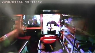 不爽遭退租　7旬翁持刀劃傷房東友人