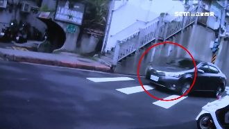 擋鳴笛警車挨罰　駕駛辯：音響太大聲