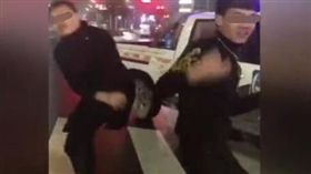 直播,成名,跳舞,車禍,大陸,警察
https://www.weibo.com/ttarticle/p/show?id=2309351000484196374278199957