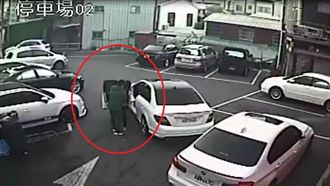 賓士倒車撞凹BMW　下車摟妹當沒事