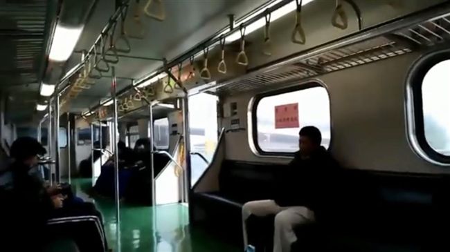 區間車「門開開」　網友：天然的冷氣