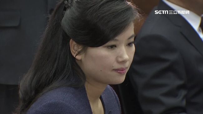 不愧金正恩前女友　玄松月名牌包赴韓