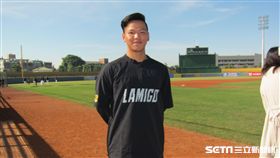▲Lamigo的19歲捕手廖健富迎接首次春訓。（圖／記者蕭保祥攝）