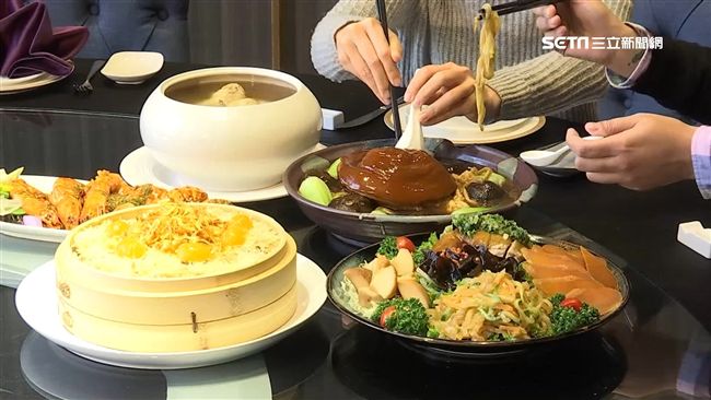 搶攻常溫年菜市場　業者推取餐得來速