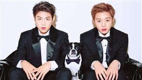 ▲WANNA ONE朴志訓（右）和朴佑鎮是隊內同齡的朋友。（圖／翻攝自推特）