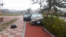 命案,高雄,自殺,頭顱,鋼繩,路燈
翻攝畫面