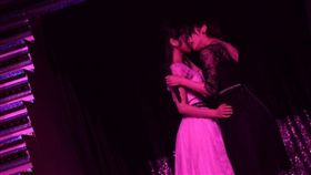 AKB48,村山彩希,岡田奈奈,百合,接吻,公演,演唱會
（圖／翻攝自推特）