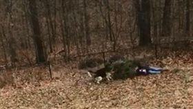 丈夫丟舊物不回家　妻子查看竟看到…(翻攝自Erin Sharkey Graham臉書)