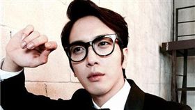 鄭容和被質疑走後門進知名慶熙大學。（合成圖／翻攝自Twitter）